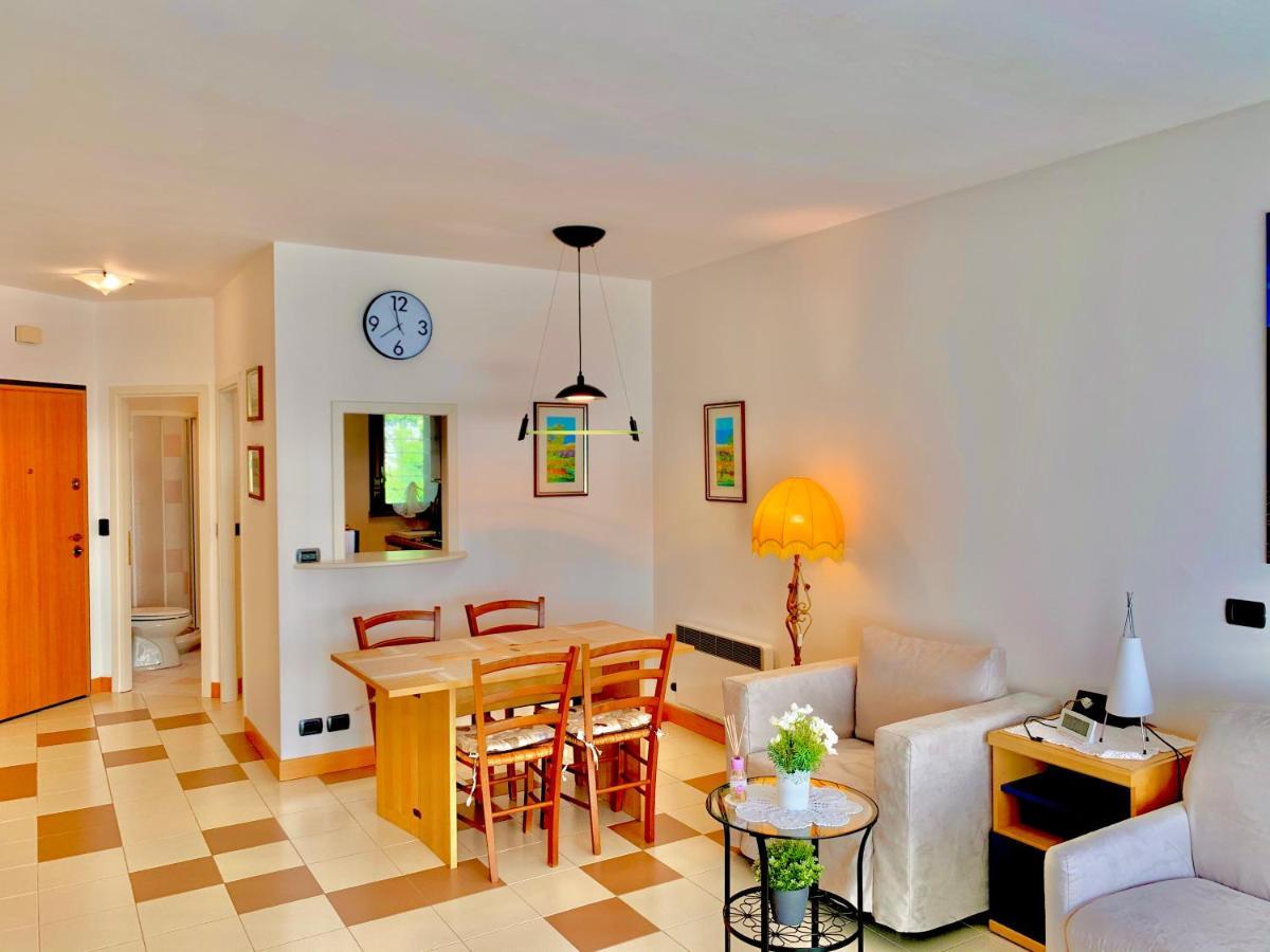Sky&Pool Dom Apartment Riva del Garda Bagian luar foto
