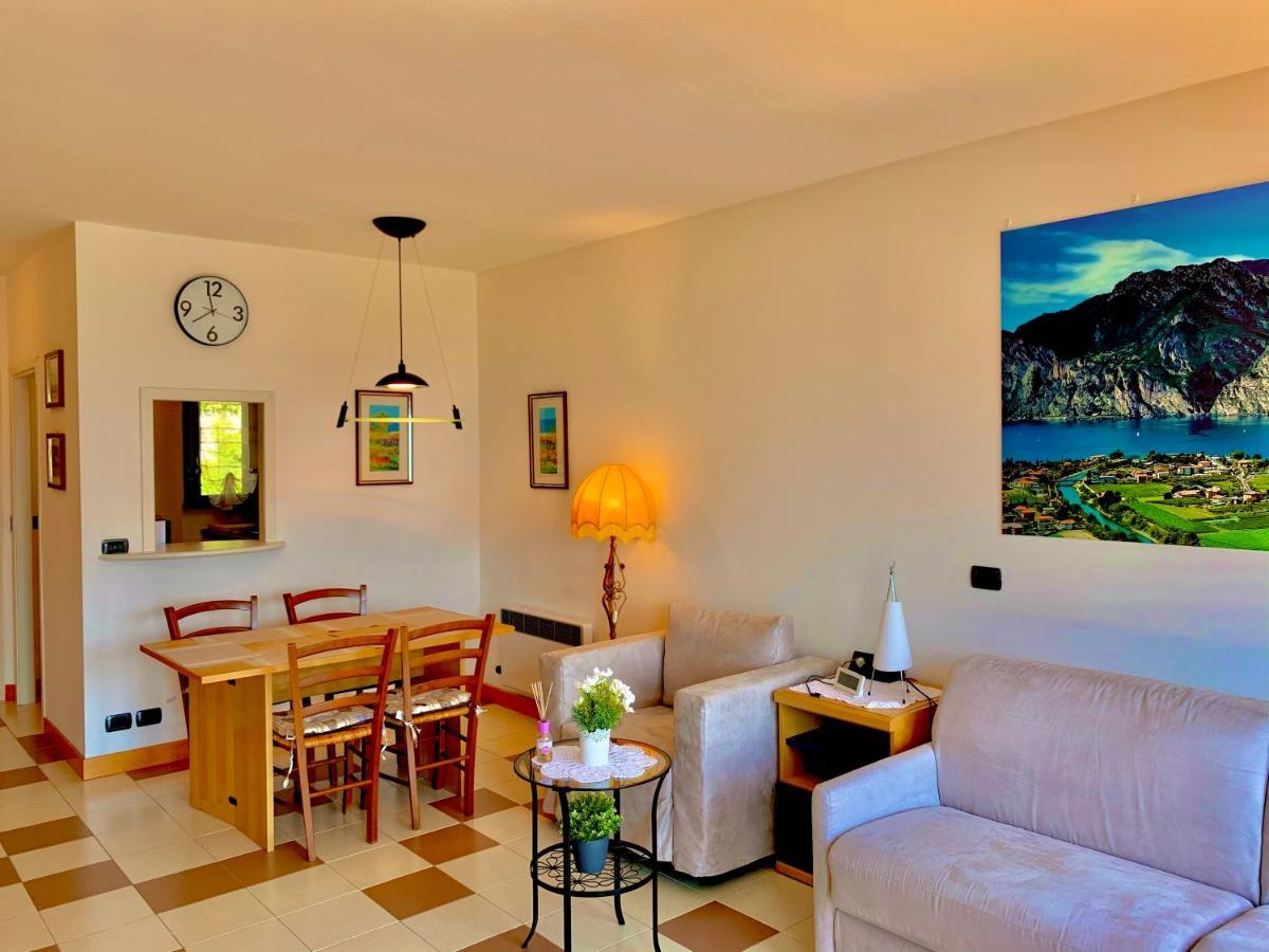 Sky&Pool Dom Apartment Riva del Garda Bagian luar foto