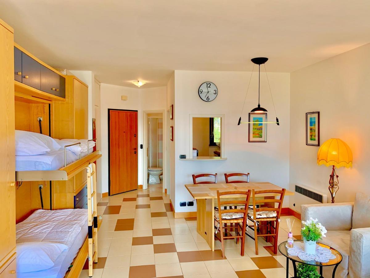 Sky&Pool Dom Apartment Riva del Garda Bagian luar foto