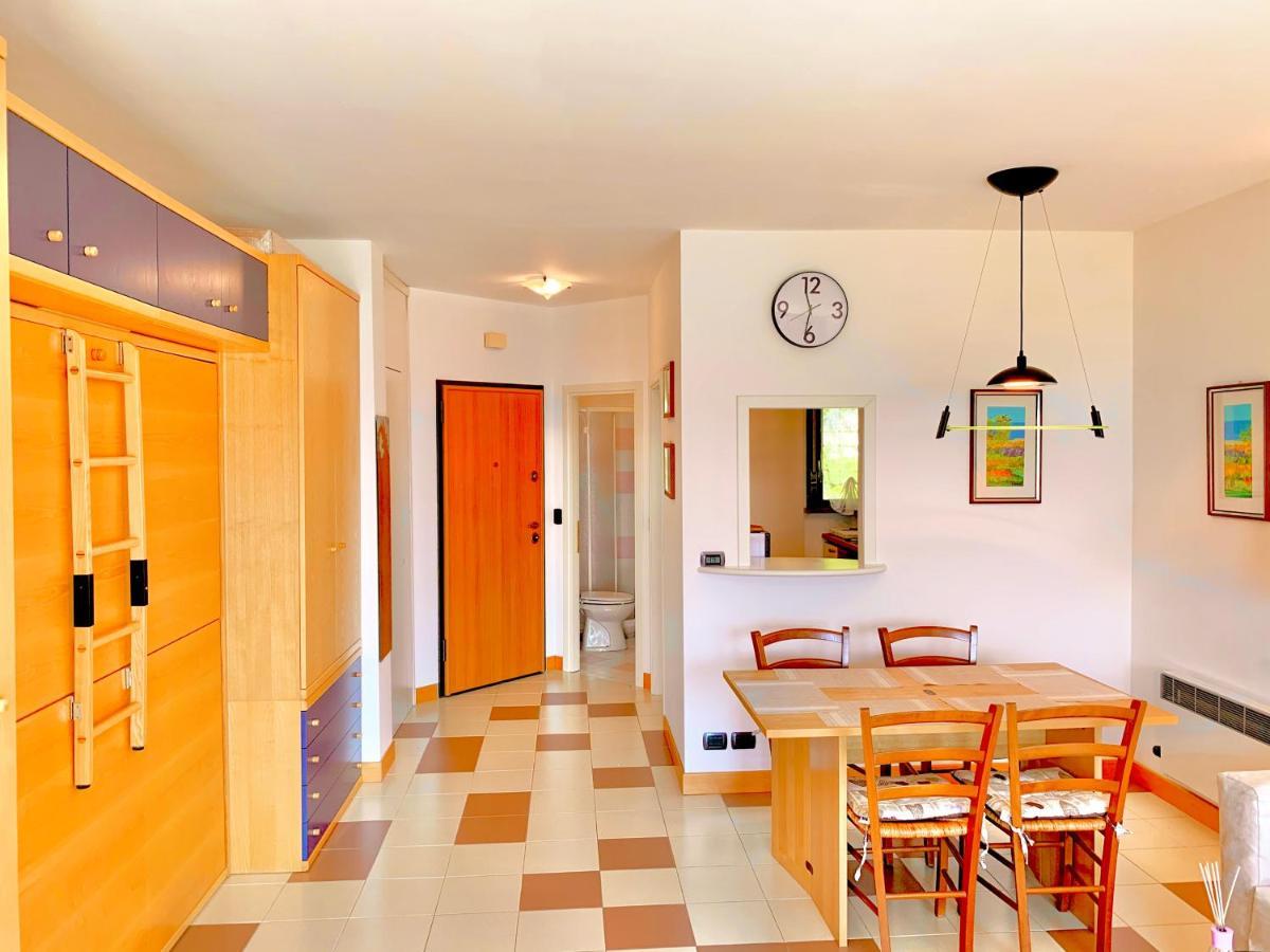 Sky&Pool Dom Apartment Riva del Garda Bagian luar foto