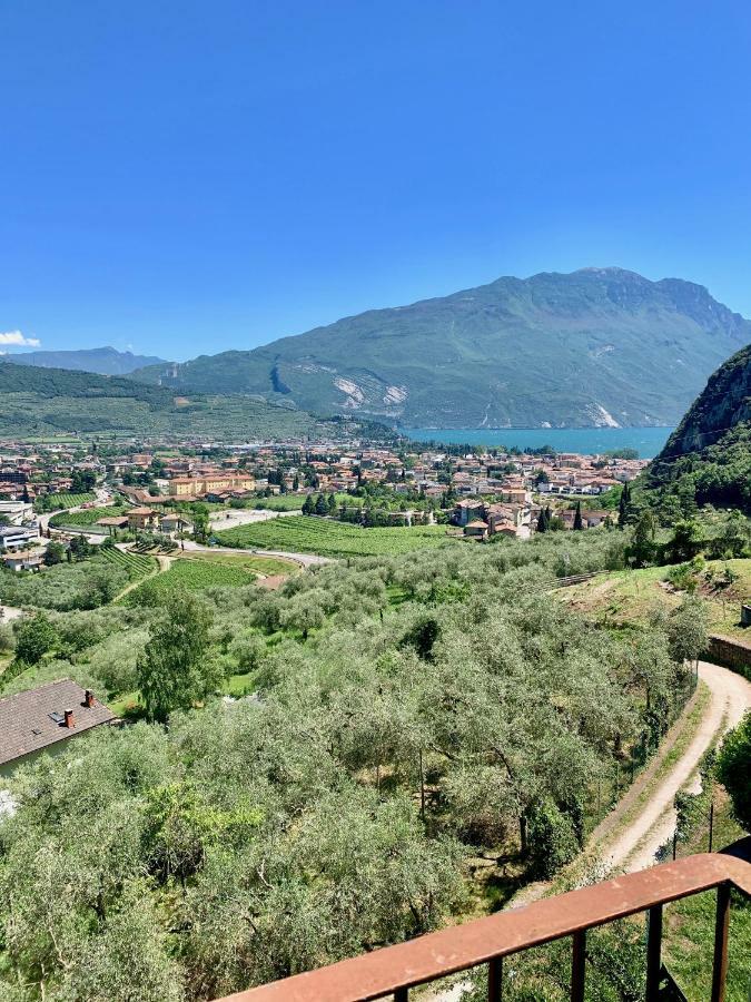 Sky&Pool Dom Apartment Riva del Garda Bagian luar foto