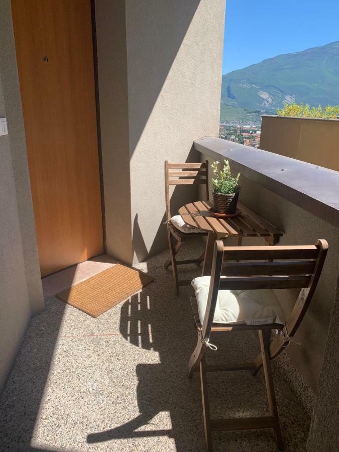 Sky&Pool Dom Apartment Riva del Garda Bagian luar foto