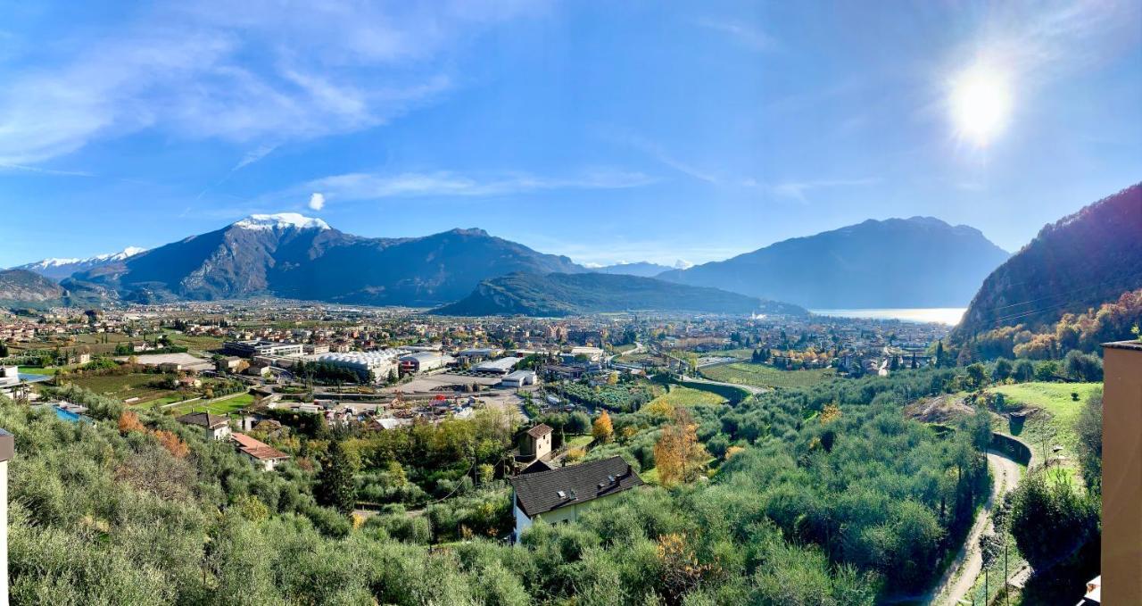 Sky&Pool Dom Apartment Riva del Garda Bagian luar foto